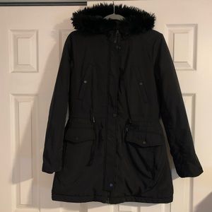 Marc New York Women’s size small black fur trimmed parka with fur lining.